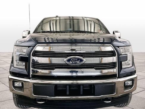 Used 2017 Ford F150 Lariat w/ Equipment Group 502A Luxury AWD/4WD image 4