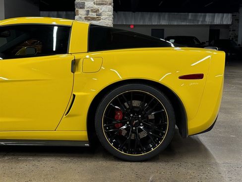 Used 2006 Chevrolet Corvette Z06 w/ Preferred Equipment Group RWD image 8
