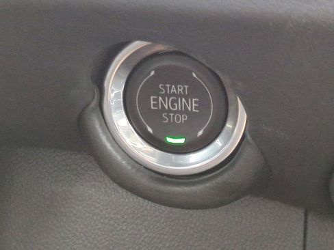 Used 2025 Chevrolet Suburban Z71 AWD/4WD image 35