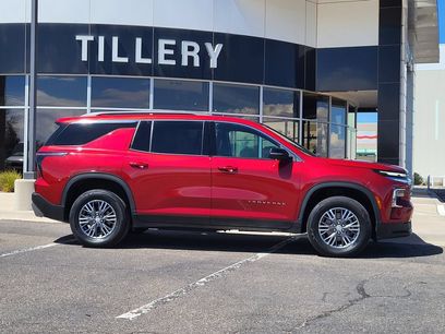Used 2025 Chevrolet Traverse LT