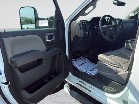 Used 2019 Chevrolet Silverado 3500 W/T AWD/4WD image 24