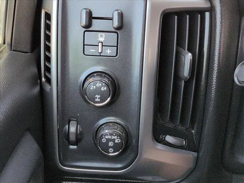 Used 2015 Chevrolet Silverado 2500 LT AWD/4WD image 16