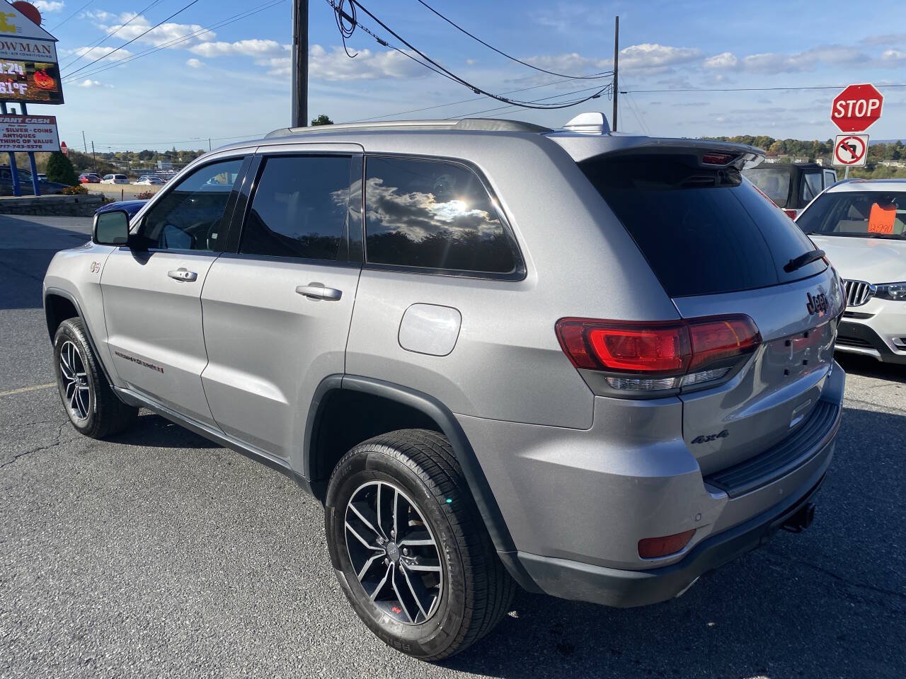 Used 2017 Jeep Grand Cherokee Trailhawk w/ Trailhawk Luxury Group AWD/4WD image 7
