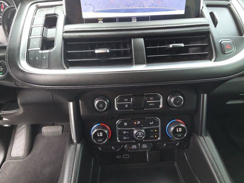 Used 2021 Chevrolet Suburban LT AWD/4WD image 23