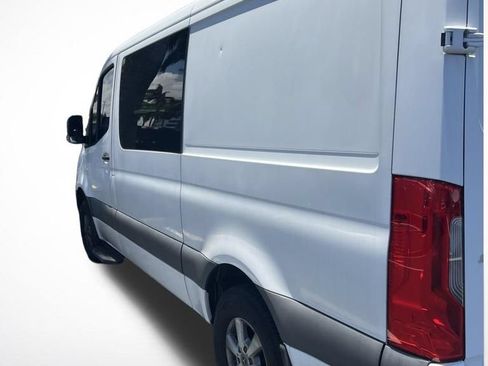 Used 2019 Mercedes-Benz Sprinter 1500 image 4