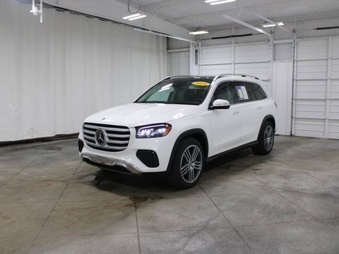 Used 2024 Mercedes-Benz GLS 450 4MATIC image 4