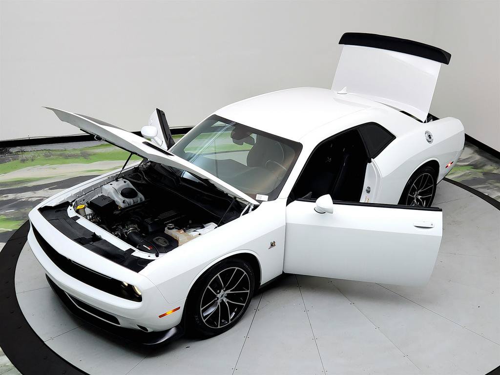 Used 2018 Dodge Challenger R/T Scat Pack RWD image 31