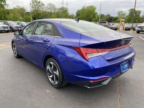 Certified 2023 Hyundai Elantra Limited FWD image 8