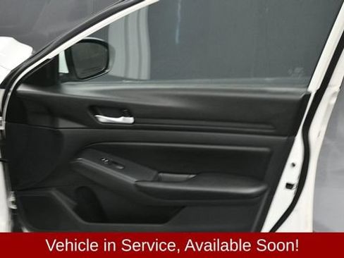 Used 2021 Nissan Altima 2.5 S FWD image 14