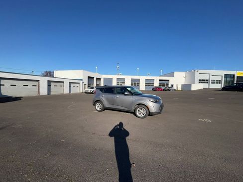 Used 2025 Kia Soul LX w/ LX Technology Package image 16