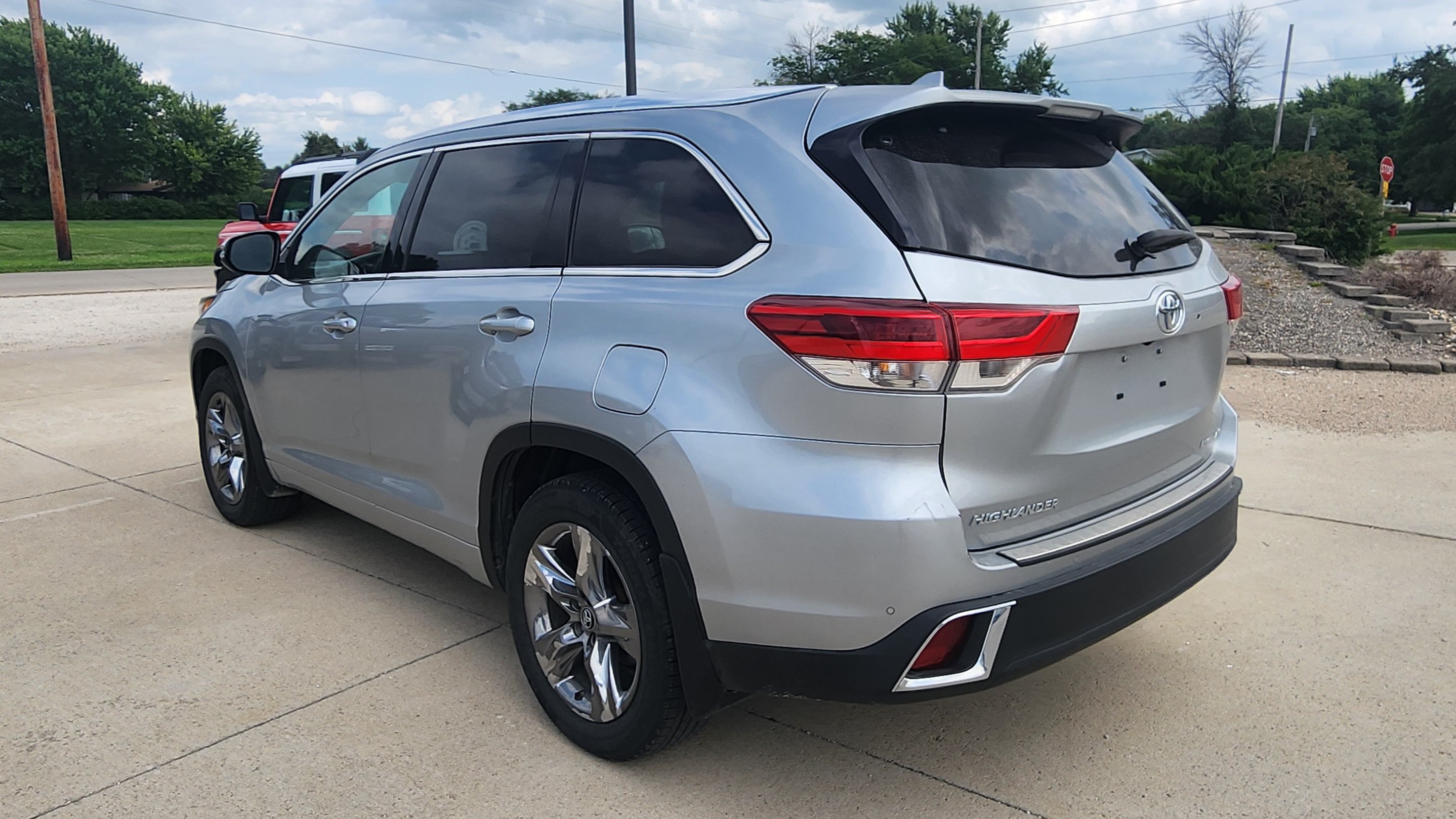 Used 2019 Toyota Highlander Limited Platinum AWD/4WD image 6