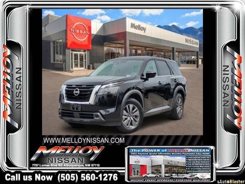 Certified 2025 Nissan Pathfinder SV FWD image 1