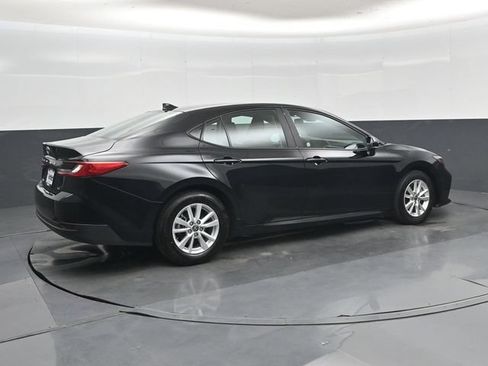 Used 2025 Toyota Camry LE FWD image 30