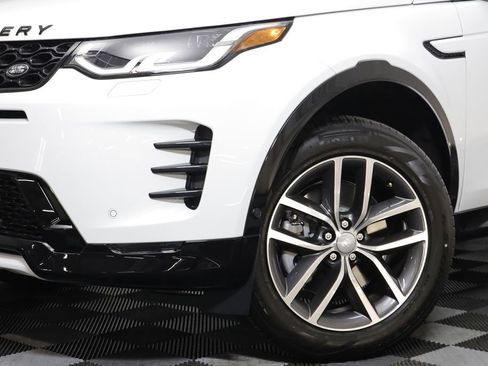 New 2026 Land Rover Discovery Sport Landmark AWD/4WD image 4