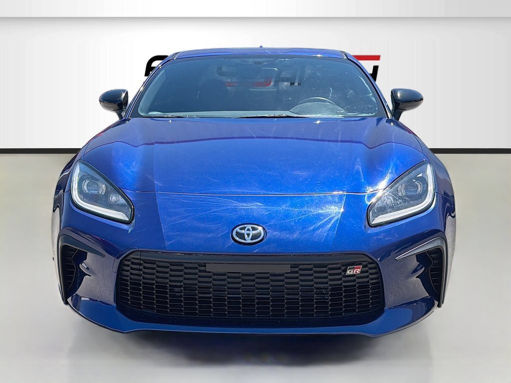 Used 2025 Toyota GR86 Premium w/ ALL Weather Mat Package (TMS) RWD image 2