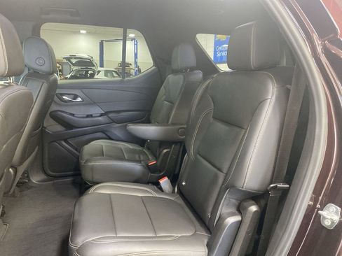 Certified 2023 Chevrolet Traverse LT w/ Rear Camera Mirror Package FWD image 26