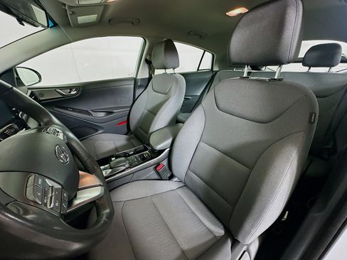 Used 2020 Hyundai Ioniq SE image 13