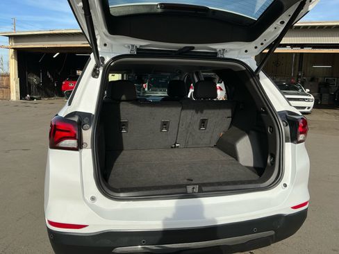 Used 2024 Chevrolet Equinox LT image 26
