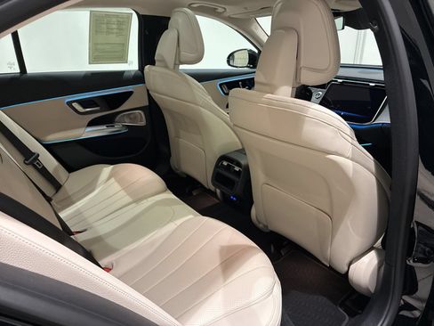 Used 2026 Mercedes-Benz E 350 4MATIC Sedan image 31