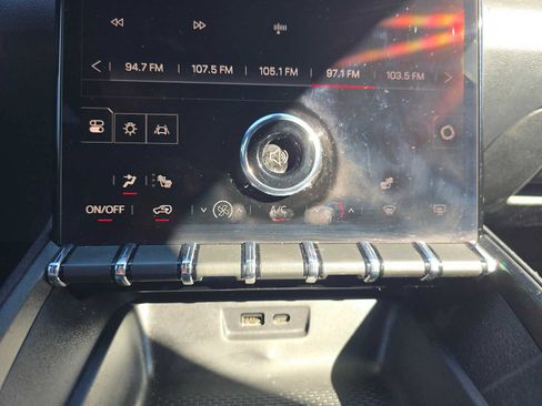 Used 2025 GMC Terrain Elevation image 29