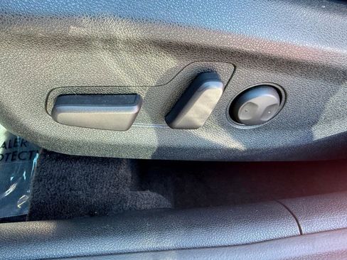 Used 2022 Kia Niro LXS image 11