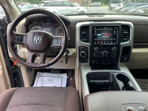 Used 2018 RAM 1500 SLT AWD/4WD image 13