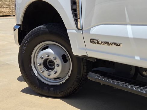 Used 2026 Ford F350 XLT AWD/4WD image 30