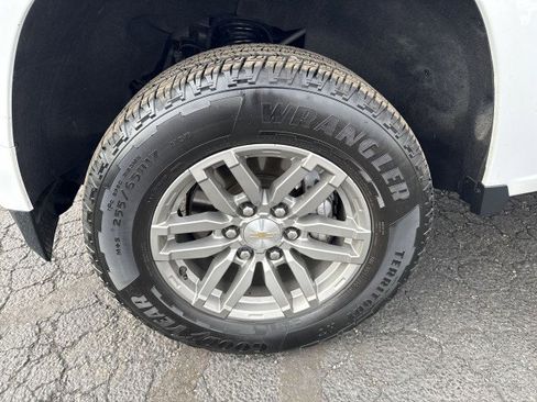 Used 2023 Chevrolet Colorado LT w/ LT Convenience Package II image 18