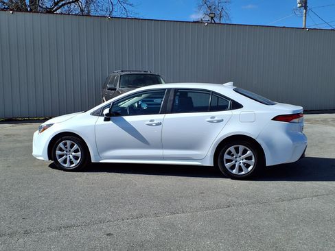 Used 2025 Toyota Corolla LE image 17