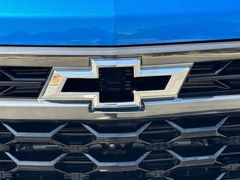 Used 2025 Chevrolet Silverado 1500 ZR2 w/ Technology Package AWD/4WD image 8