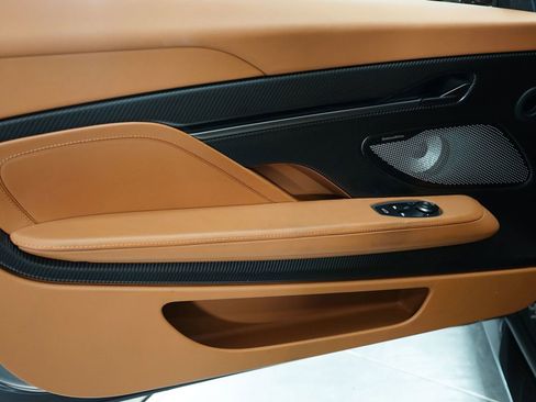 Used 2025 Aston Martin Vanquish image 13