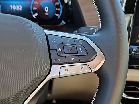 New 2026 Volkswagen Atlas SE image 18