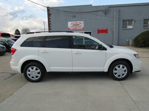 Used 2016 Dodge Journey SE w/ Safe & Sound Group AWD/4WD image 4