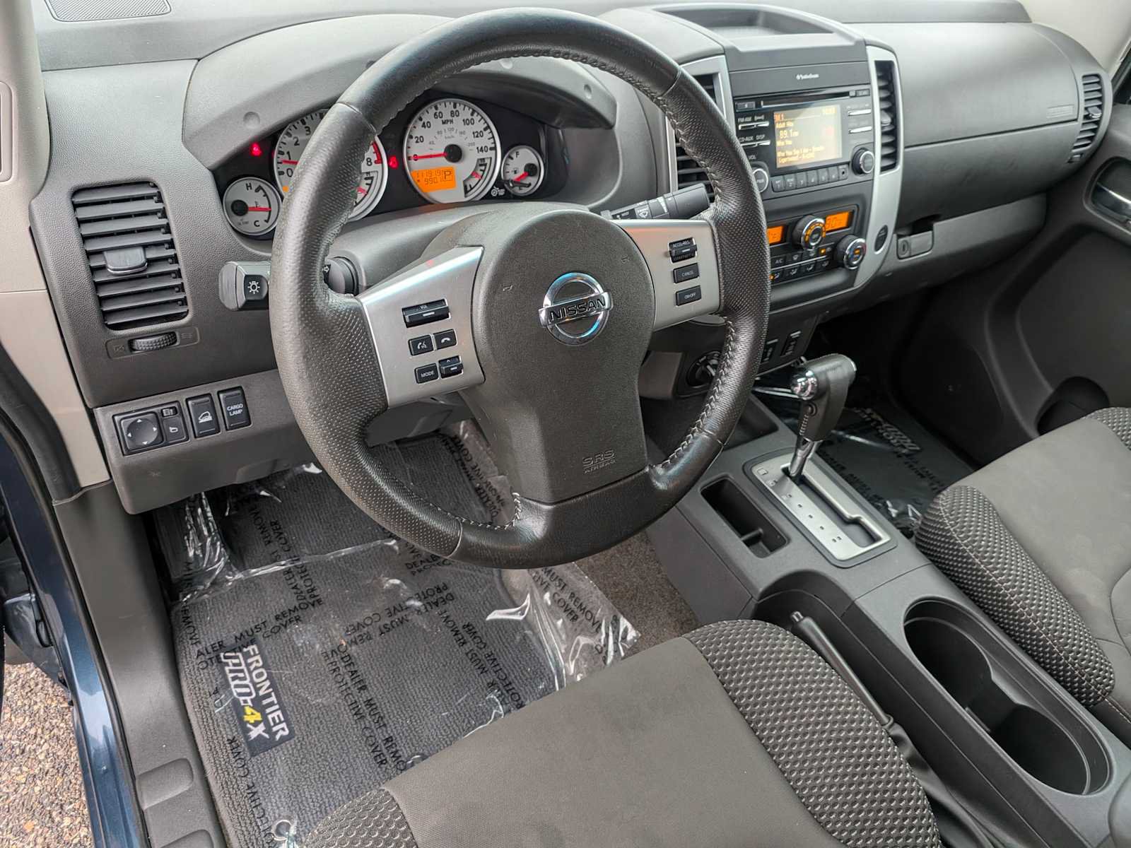 Used 2013 Nissan Frontier PRO-4X AWD/4WD image 2