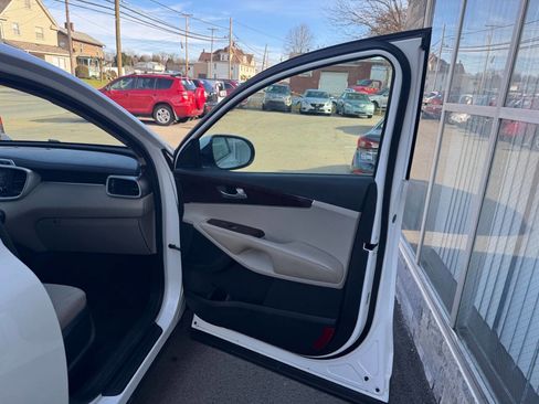 Used 2016 Kia Sorento FWD image 26