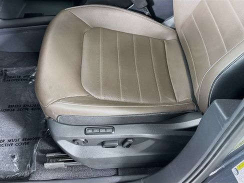 Used 2024 Volkswagen Atlas SEL AWD/4WD image 19