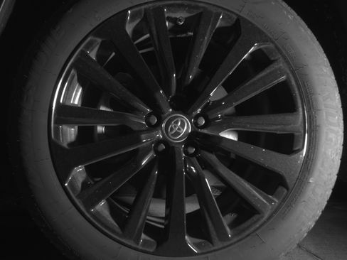 Used 2025 Toyota Highlander XSE image 12