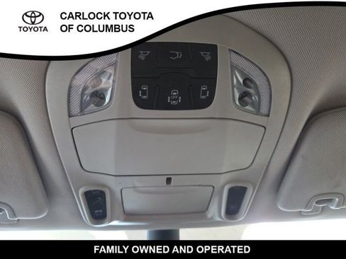 Used 2023 Chrysler Pacifica Limited FWD image 32