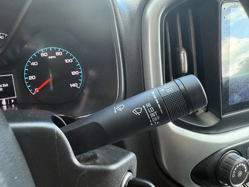 Used 2022 Chevrolet Colorado LT w/ Fleet Safety Package image 28