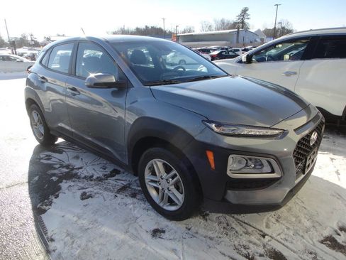 Used 2021 Hyundai Kona SE image 3