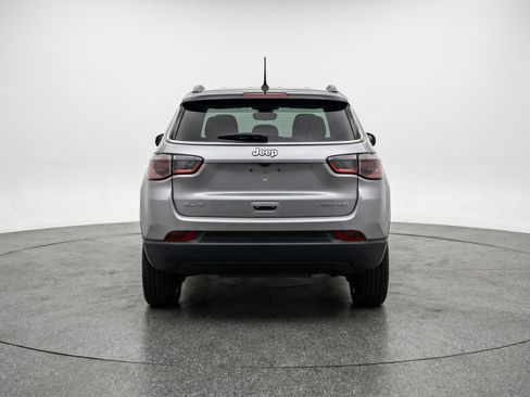 Used 2025 Jeep Compass Limited image 7