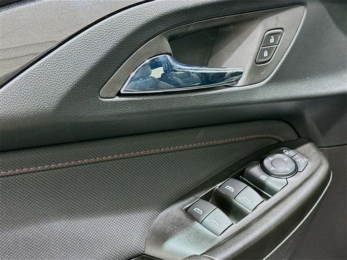 Used 2023 Chevrolet TrailBlazer RS w/ Sun and Liftgate Package image 18