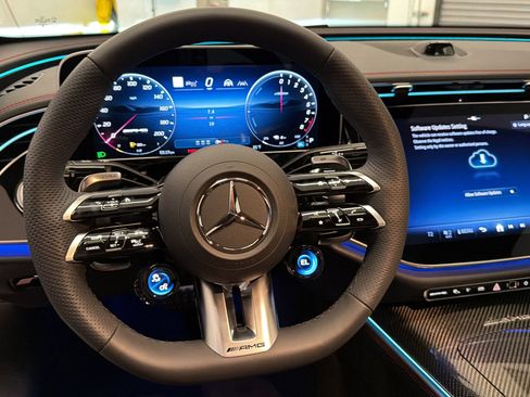 Used 2026 Mercedes-Benz E 53 AMG e 4MATIC Sedan image 16