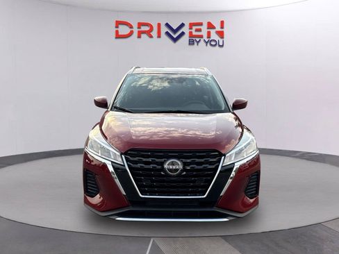 Used 2023 Nissan Kicks SV FWD image 9