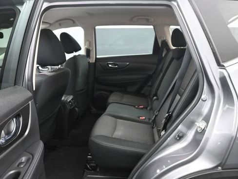 Used 2020 Nissan Rogue SV FWD image 18
