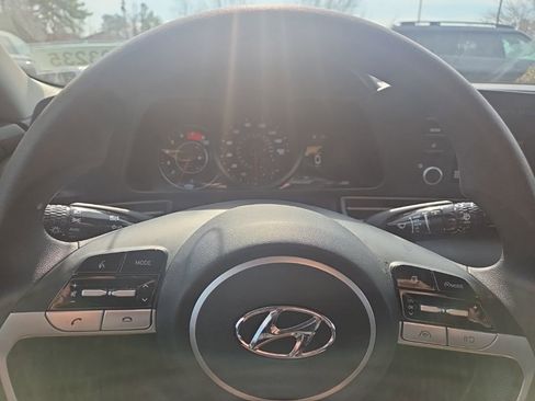 Used 2023 Hyundai Elantra SEL image 16