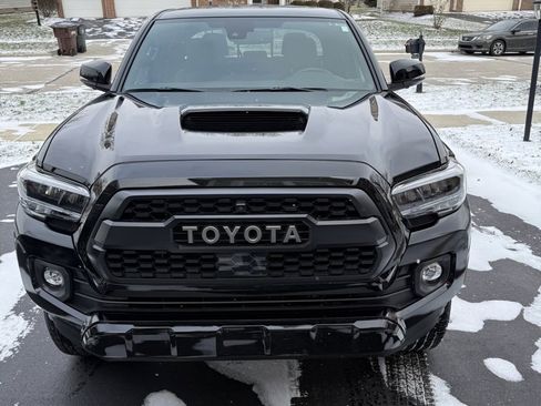 Used 2023 Toyota Tacoma TRD Sport w/ TRD Premium Sport Package image 2