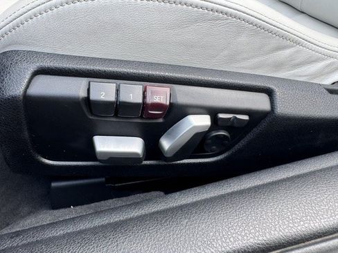 Used 2018 BMW M4 Convertible RWD image 10