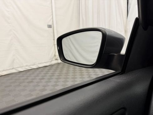 Used 2011 Volkswagen Jetta SE FWD image 14