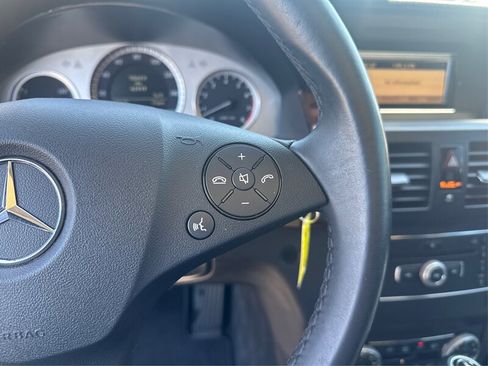 Used 2011 Mercedes-Benz GLK 350 4MATIC image 70